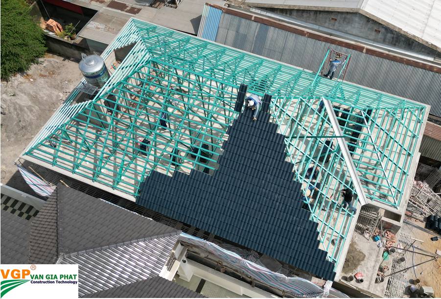 THI CÔNG MÁI NGÓI